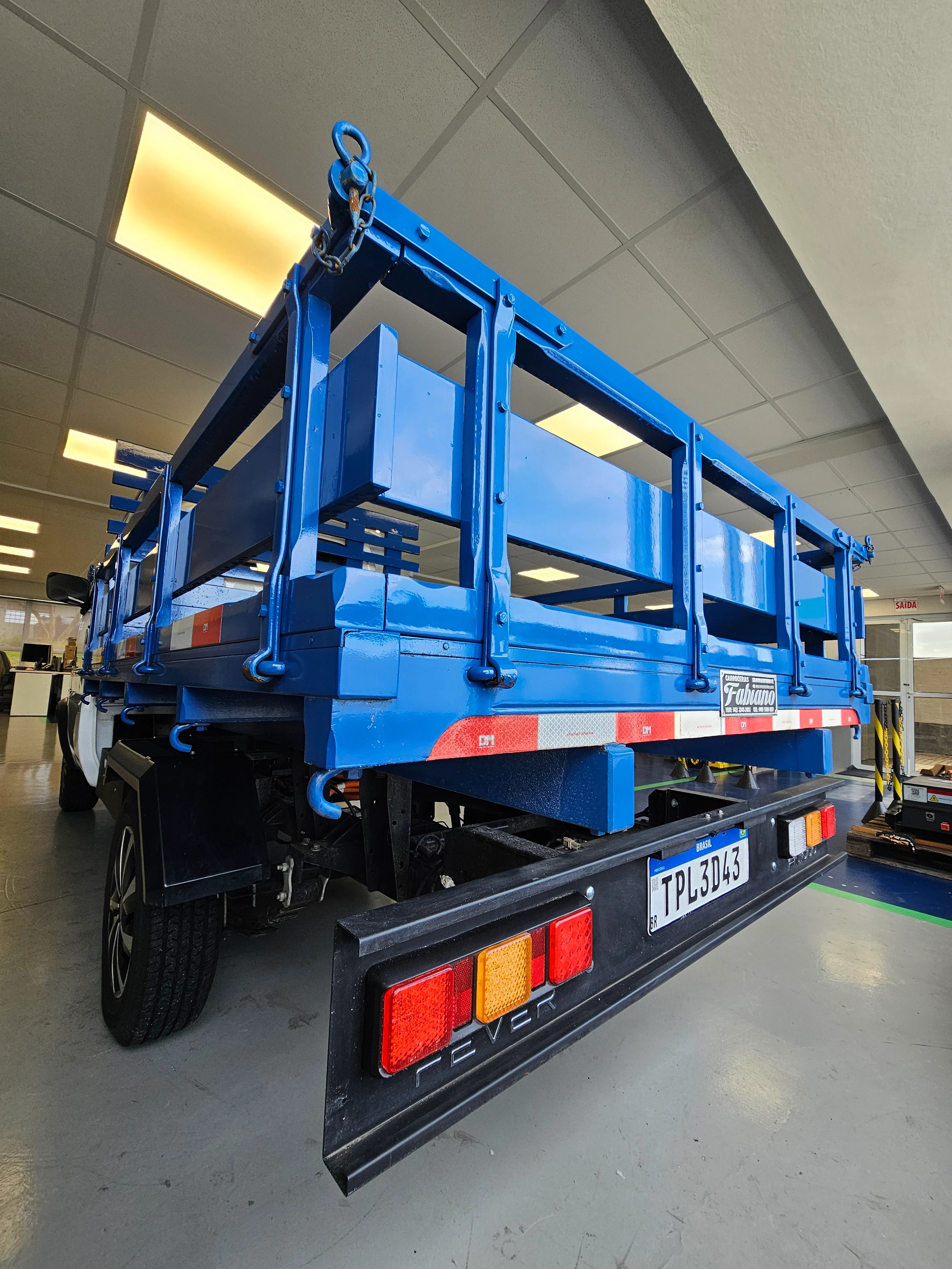 Carroceria em madeira Fever